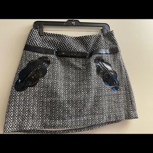 Tracy Reese New York patterned mini skirt size 6 with leather detail two pockets